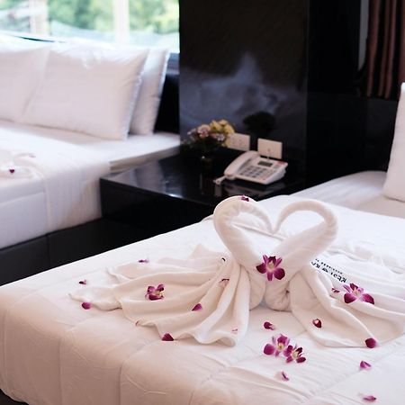 Rest@Ratchada Hotel 방콕 외부 사진