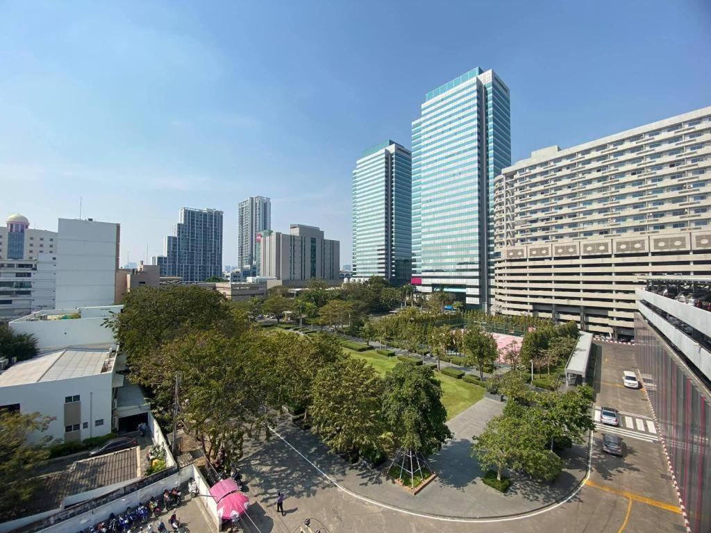 Rest@Ratchada Hotel 방콕 외부 사진