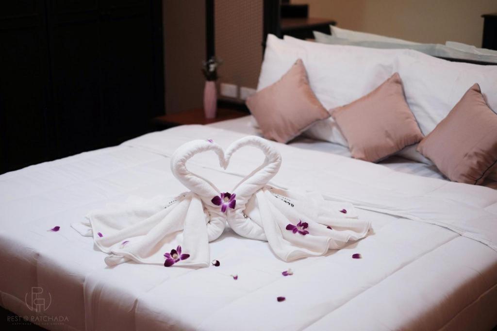 Rest@Ratchada Hotel 방콕 외부 사진