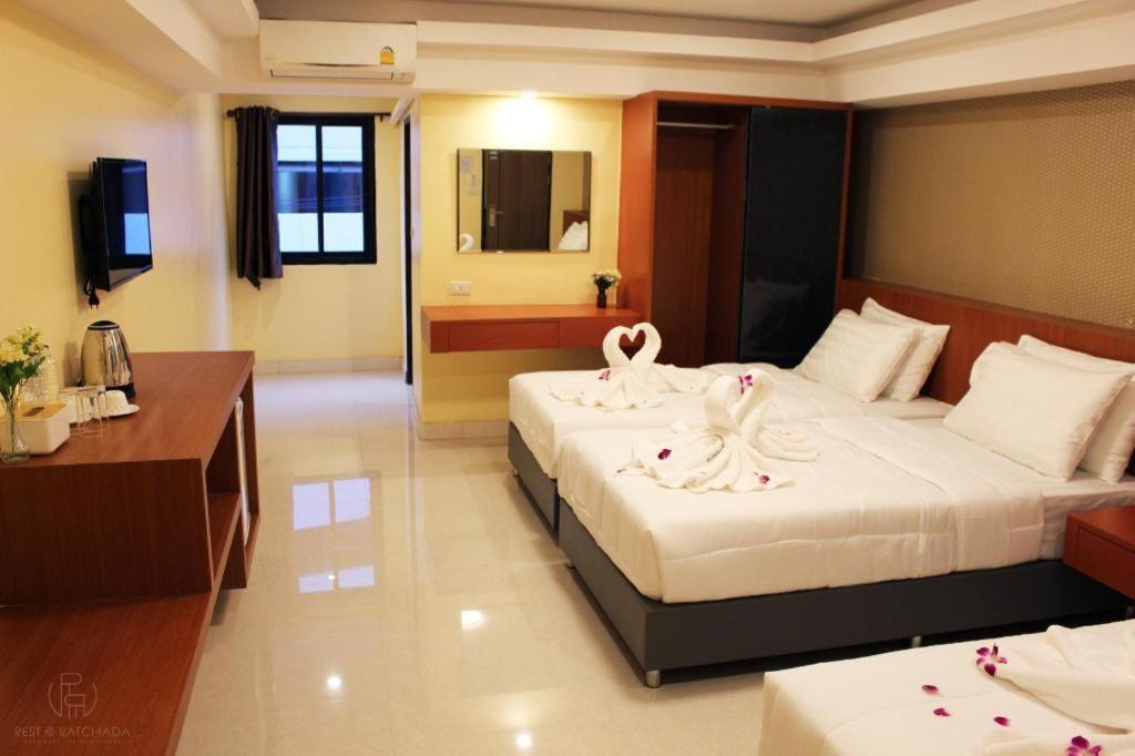 Rest@Ratchada Hotel 방콕 외부 사진