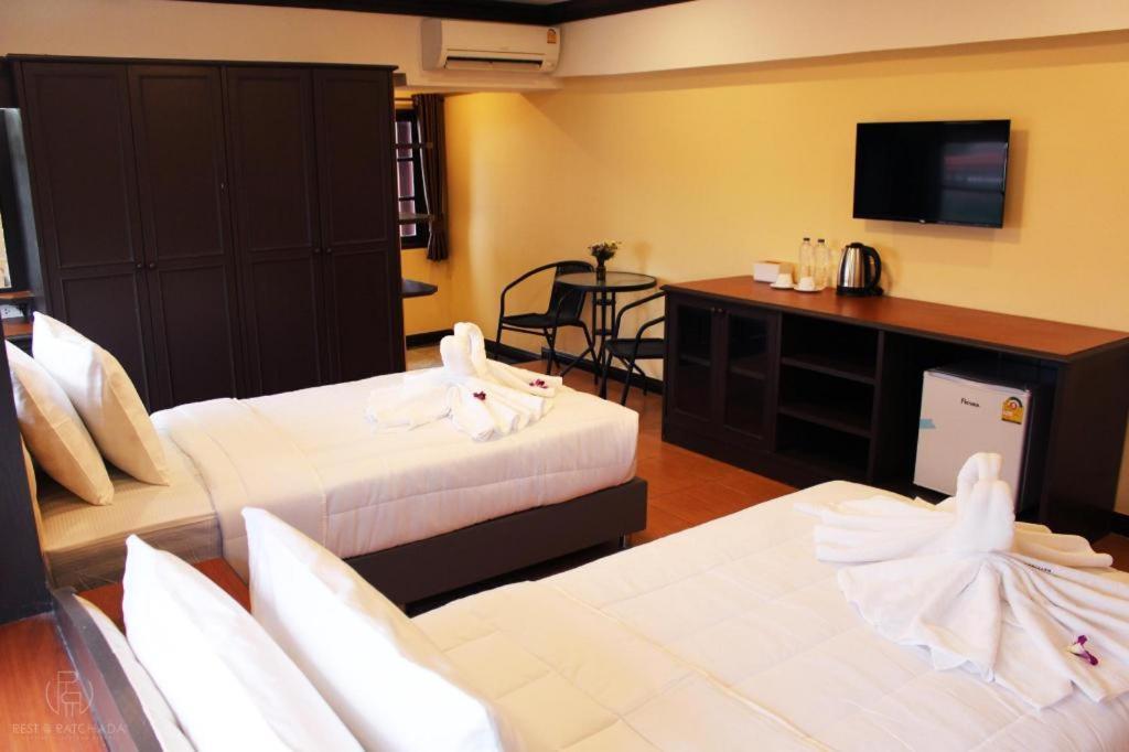 Rest@Ratchada Hotel 방콕 외부 사진