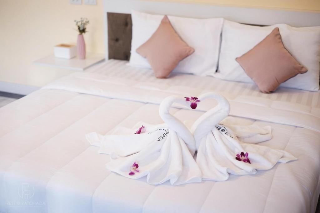 Rest@Ratchada Hotel 방콕 외부 사진