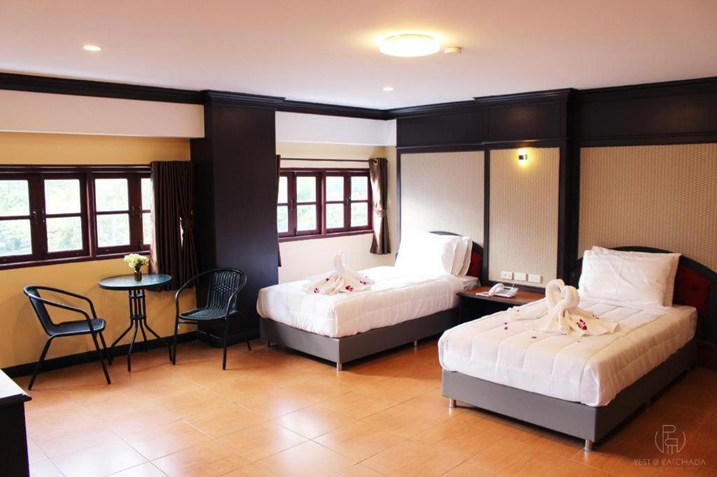 Rest@Ratchada Hotel 방콕 외부 사진