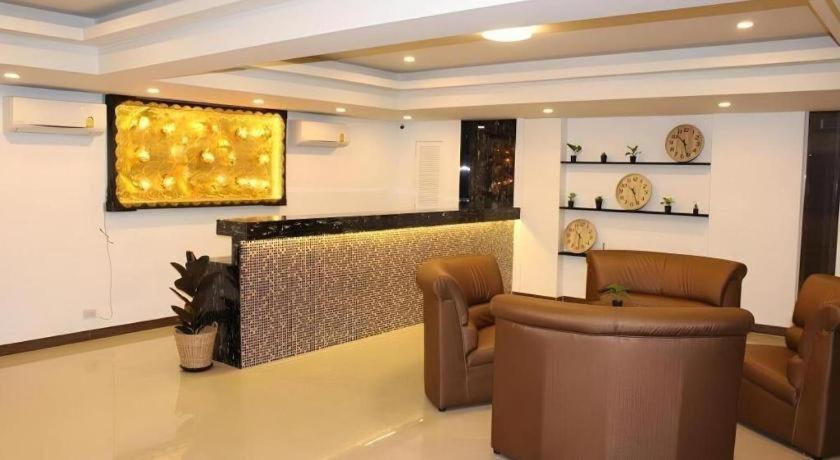 Rest@Ratchada Hotel 방콕 외부 사진